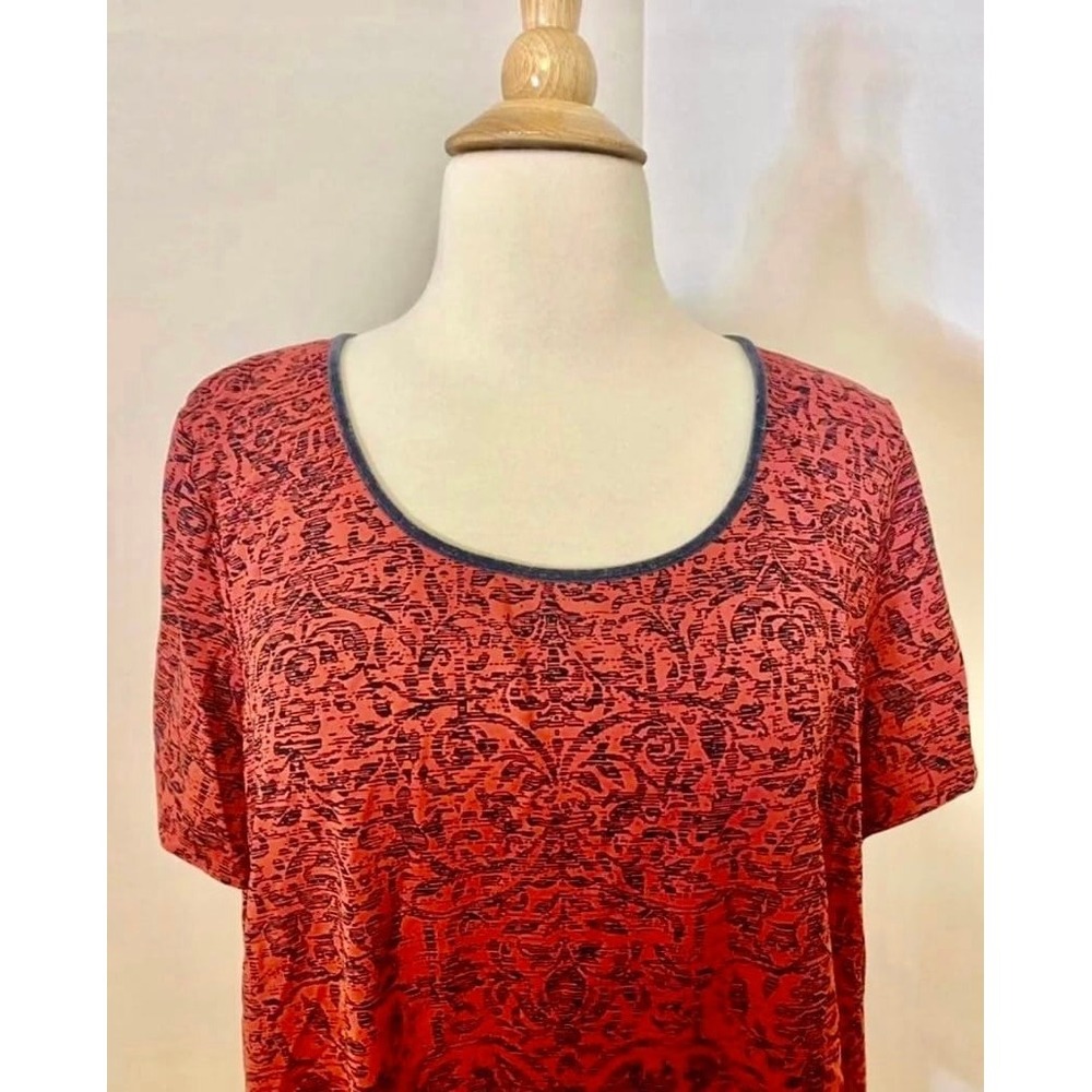 Women's Red Patterned Scoop Neck Top